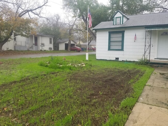 2302 Edison Dr in San Antonio, TX - Building Photo - Building Photo