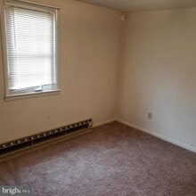 56 Pineside Dr-Unit -B-7 in Perkasie, PA - Building Photo - Building Photo