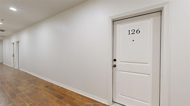 206 N Main St, Unit 126 in Bryan, TX - Building Photo - Building Photo
