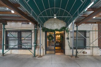 240 West End Ave in New York, NY - Building Photo - Building Photo