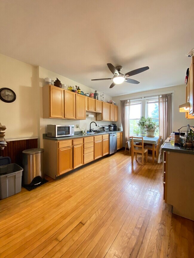 19 Fairfield St, Unit 3R in Cambridge, MA - Building Photo - Building Photo