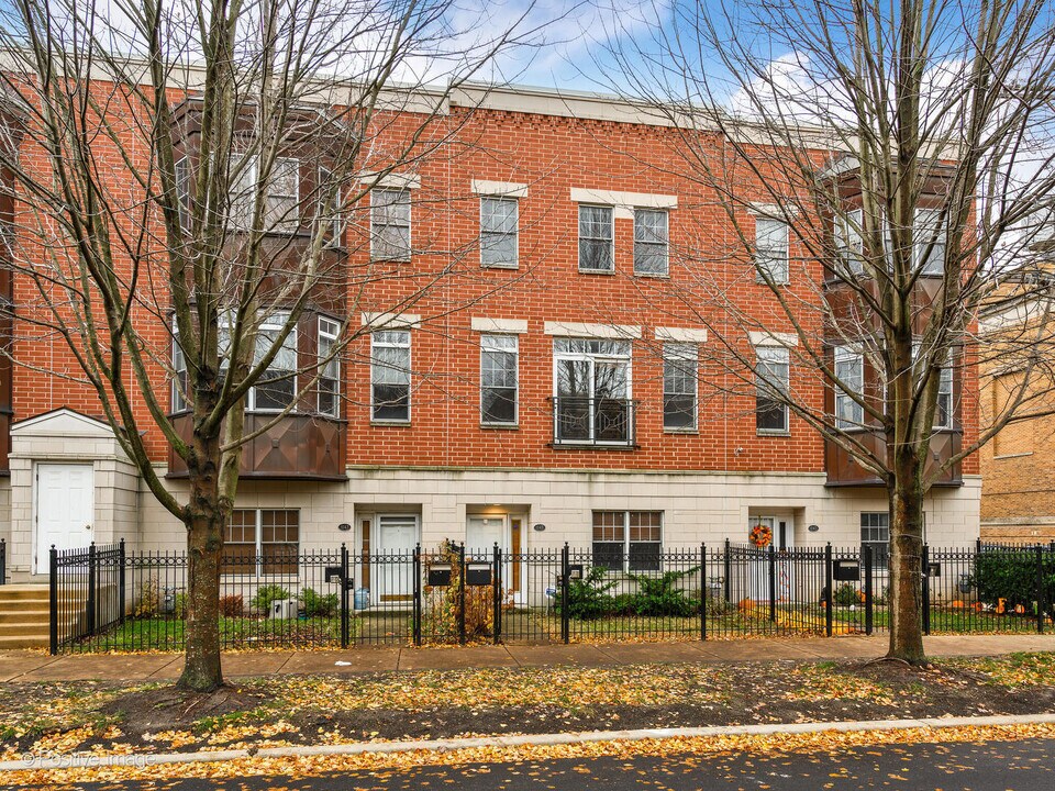 1145 E 46th St in Chicago, IL - Building Photo