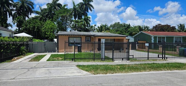 9748 Little River Dr in Miami, FL - Building Photo - Building Photo