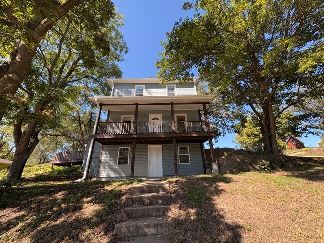 property at 524 N 7th St
