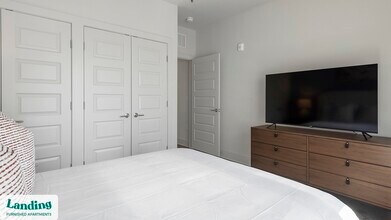 404 W 26th St, Unit 8109 in Charlotte, NC - Foto de edificio - Building Photo