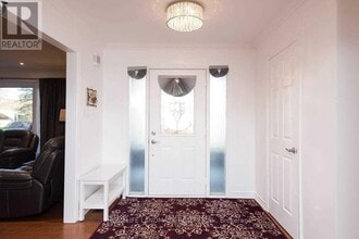 32 Elmvale Blvd in Whitchurch-Stouffville, ON - Building Photo - Building Photo