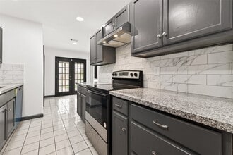 6711 Vanlynn Ln in Houston, TX - Building Photo - Building Photo