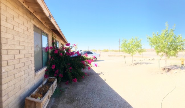 Estrella Duplex in Eloy, AZ - Building Photo - Other