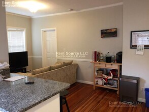 519-521 Main St. Unit 1, Unit 1 in Medford, MA - Foto de edificio - Building Photo