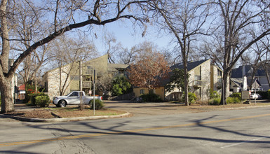 Skansen Apartments in Austin, TX - Building Photo - Building Photo