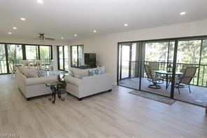 5954 Pelican Bay Blvd-Unit -225 in Naples, FL - Building Photo - Building Photo