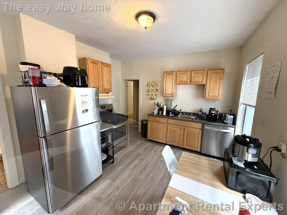 61 Webster Ave in Somerville, MA - Building Photo