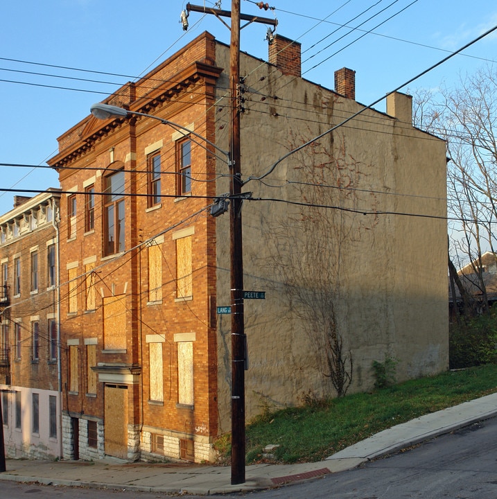 1805 Lang St in Cincinnati, OH - Building Photo