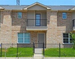 10064 Emnora Ln in Houston, TX - Building Photo