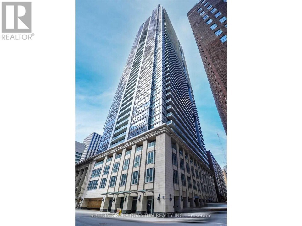 70 Temperance St in Toronto, ON - Building Photo