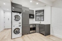 321 2nd Ave, Unit 2F in New York, NY - Building Photo - Building Photo