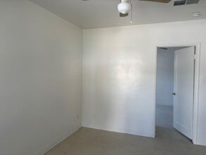 354-358 E Euclid Ave in Shafter, CA - Building Photo - Building Photo