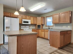 3512 McLaughlin Dr in Lincoln, NE - Building Photo - Building Photo