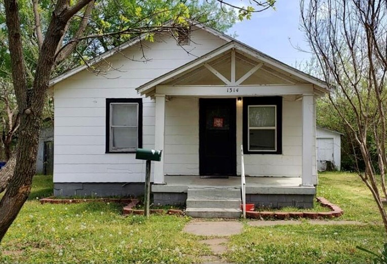 1314 Coolidge St in Seminole, OK - Building Photo