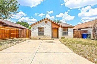 11811 Fawn Dr in Laredo, TX - Building Photo