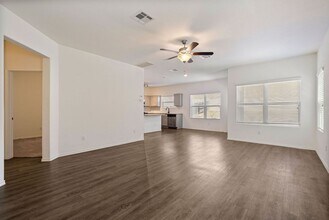 156 Red Buckeye Loop in Liberty Hill, TX - Building Photo - Building Photo