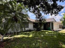 2617 SW Chestnut Ln in Port St. Lucie, FL - Building Photo