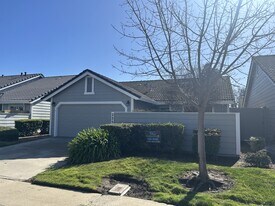 2252 Southport Ln in Modesto, CA - Building Photo