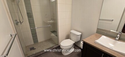 10650 NE 9th Pl in Bellevue, WA - Building Photo - Building Photo