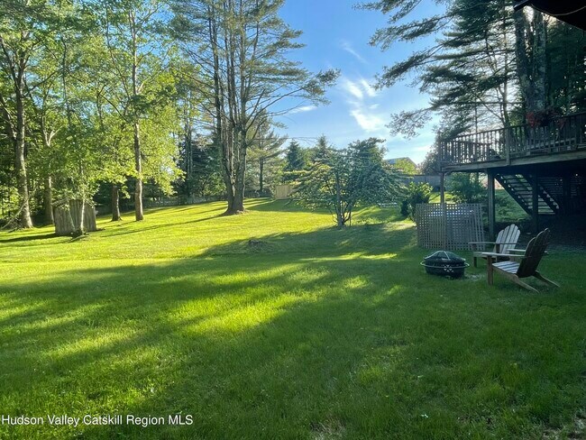 10 Purdy Hollow Rd in Woodstock, NY - Building Photo - Building Photo