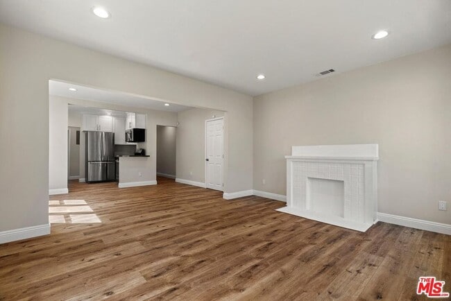 747 N Wilton Pl, Unit 747