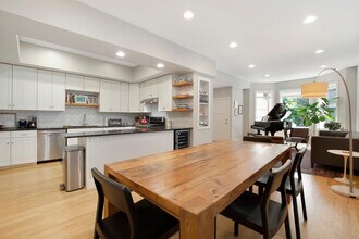 4532 N Damen Ave in Chicago, IL - Foto de edificio - Building Photo