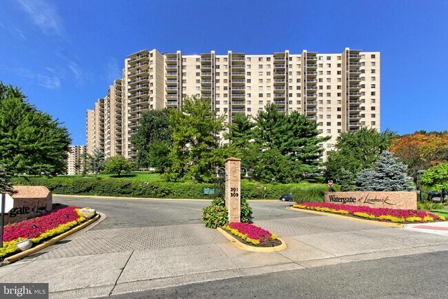 205 Yoakum Pkwy in Alexandria, VA - Building Photo - Building Photo