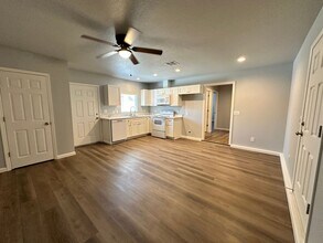 307 Forrest Ave in Lodi, CA - Building Photo - Building Photo