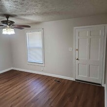 1018 Navaho Pl in Louisville, KY - Building Photo - Building Photo