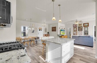 1004 Village Dr in Altus, OK - Building Photo - Building Photo