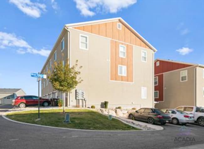 14421 S Miners View Ct in Herriman, UT - Foto de edificio - Building Photo