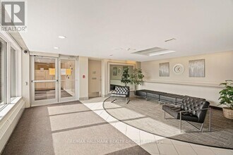 915 Elmsmere Rd in Ottawa, ON - Building Photo - Building Photo