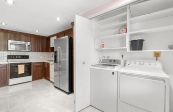 500 Oaks Ln in Pompano Beach, FL - Building Photo - Building Photo