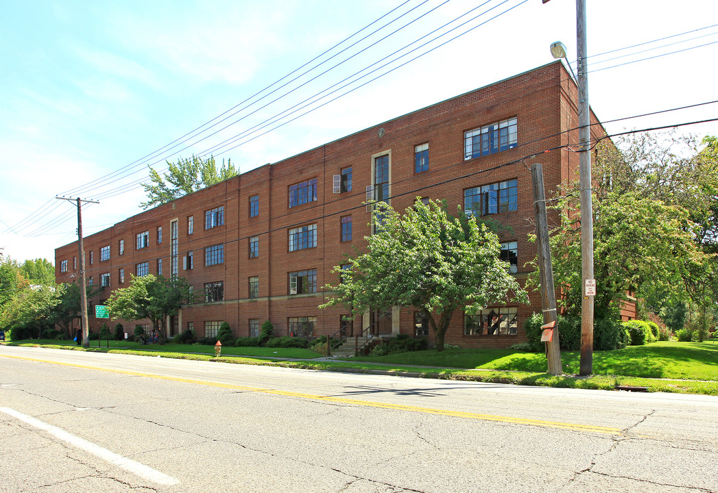 Yellowstone Place in Cleveland Heights, OH - Building Photo