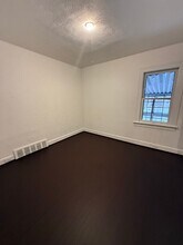 10214 Nelson Ave in Cleveland, OH - Foto de edificio - Building Photo