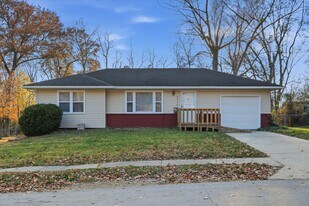 4916 Crescent Ave in Kansas City, MO - Building Photo