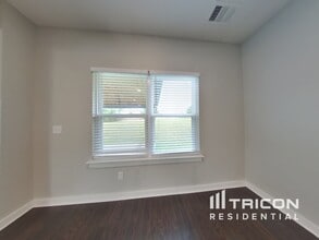 6014 Sentinel Dr in Spring Hill, TN - Foto de edificio - Building Photo