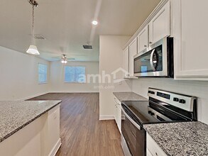 3007 Creek Village Ln in Green Cove Springs, FL - Foto de edificio - Building Photo