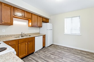 Partridge Meadows Apartments in Louisville, KY - Building Photo - Building Photo