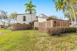 11522 SW 109th Rd in Miami, FL - Building Photo - Building Photo