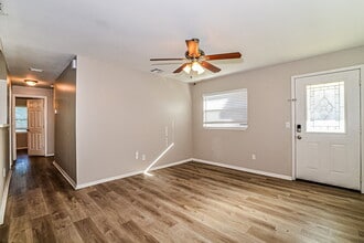 218 Woodmere Blvd in Sanford, FL - Building Photo - Building Photo