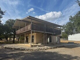 275 Halm Dr in Canyon Lake, TX - Building Photo