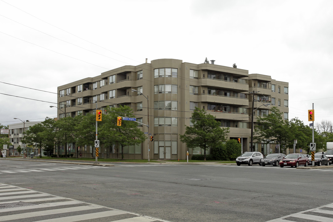 555 Wilson Heights Blvd in Toronto, ON - Building Photo