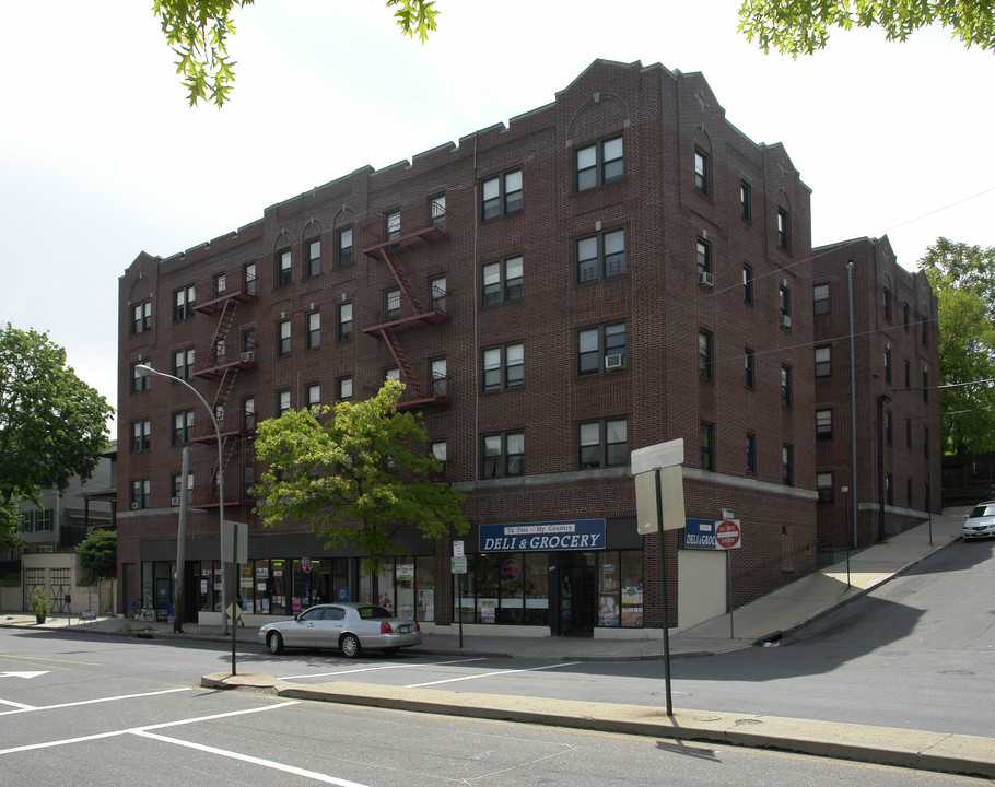 82 Bank St in White Plains, NY - Foto de edificio