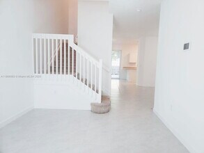 1363 NW 208th Terrace in Miami Gardens, FL - Building Photo - Building Photo